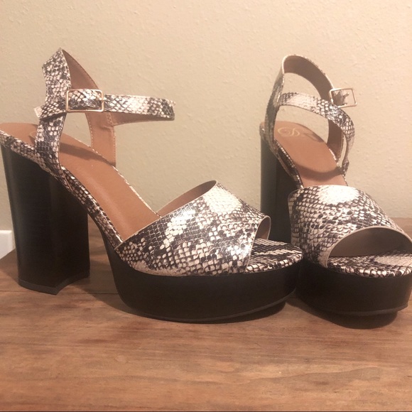 Snake Skin Platform Heels - Picture 3 of 3